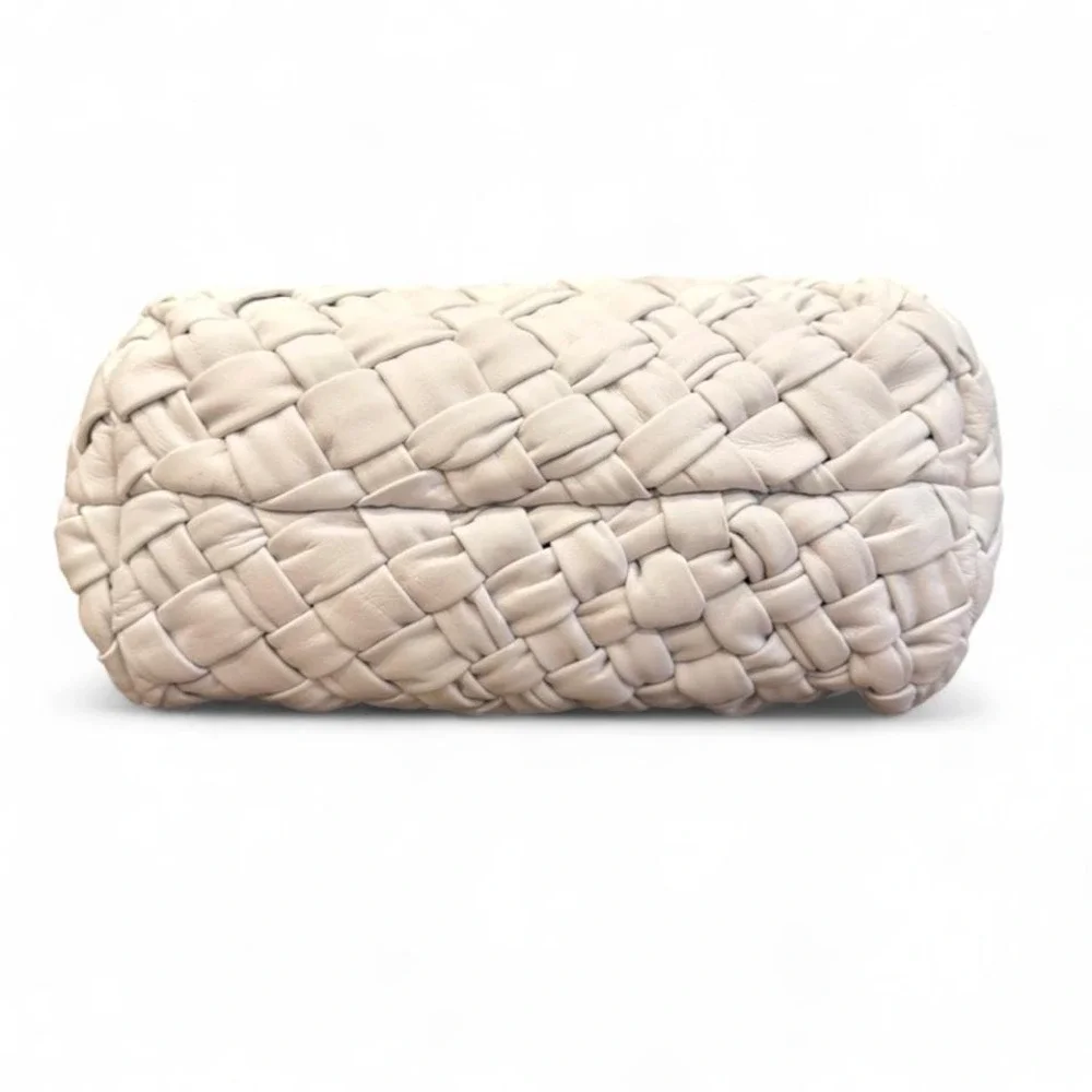 Stunning Walter Baker white Indie Hobo leather purse